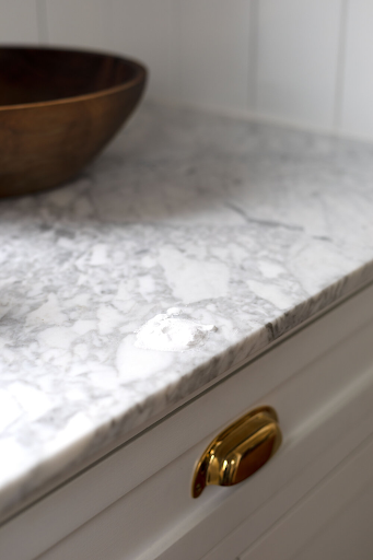 Light coloured marble countertop